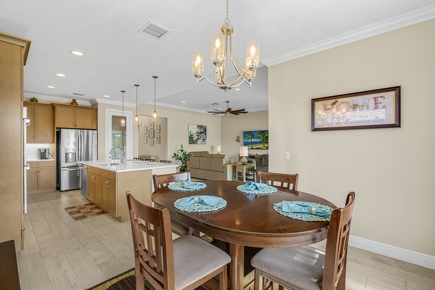 1070 Camelot Way, Vero Beach, FL 32966 