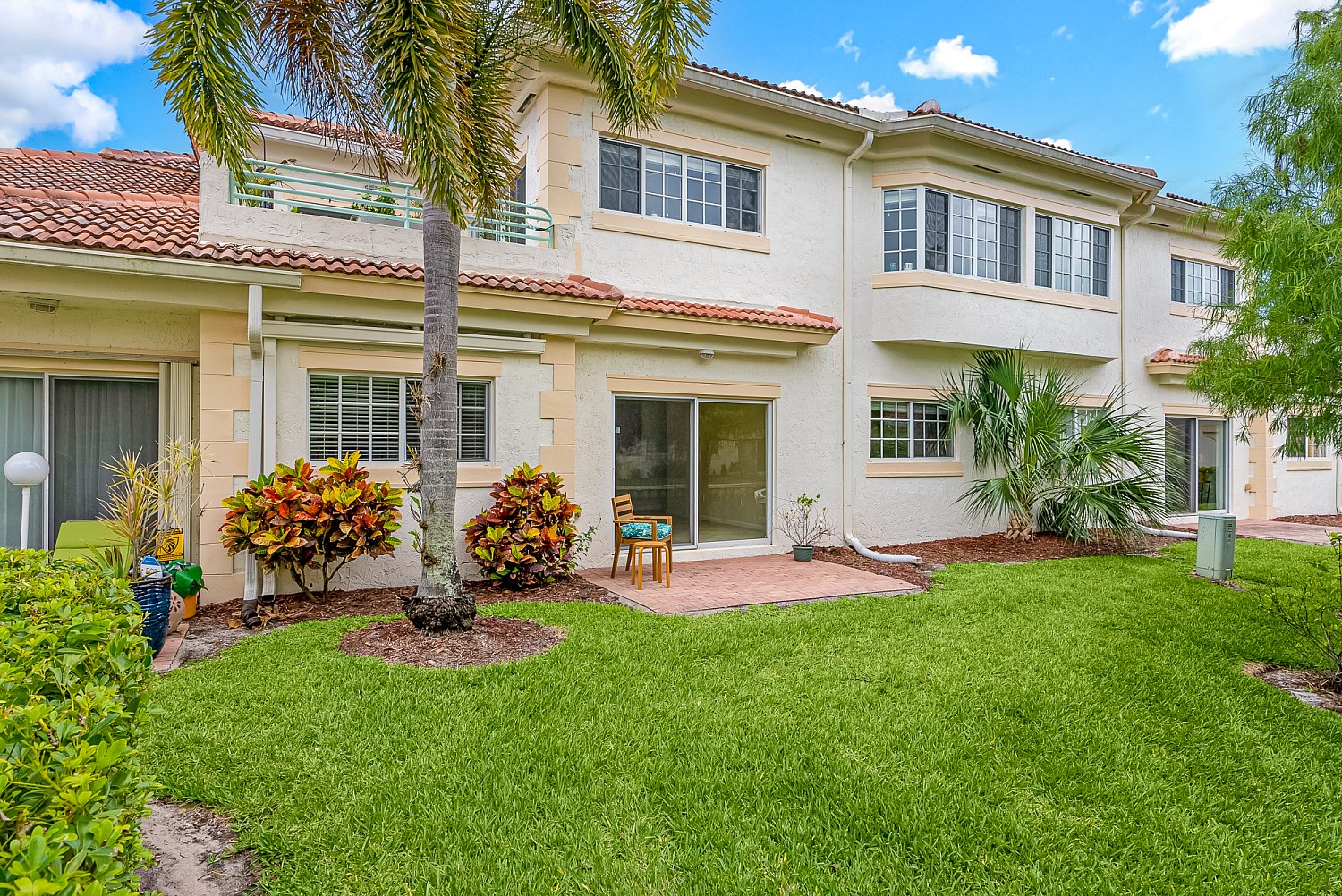 572 7th Sq Apt 103, Vero Beach, FL 32962 