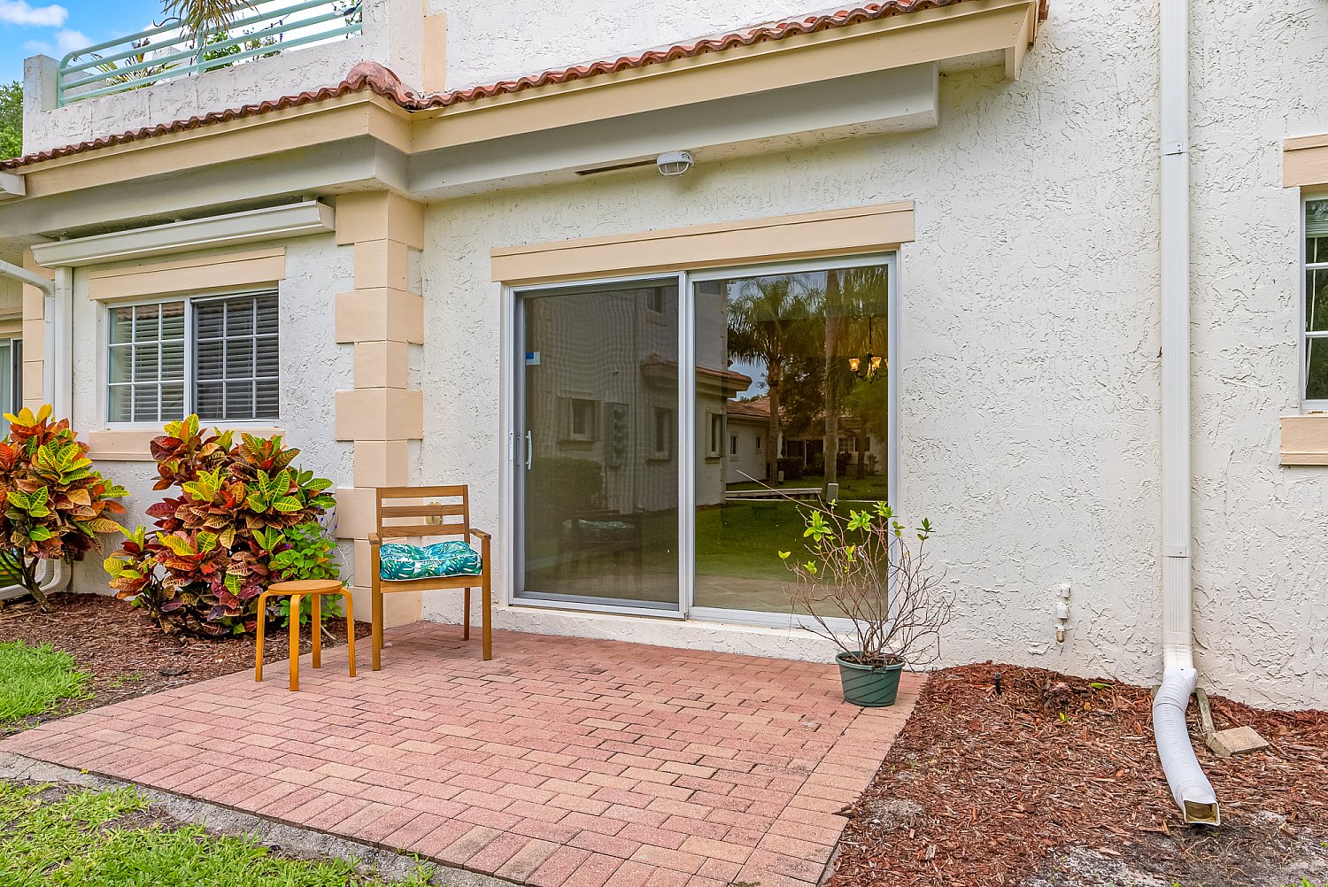 572 7th Sq Apt 103, Vero Beach, FL 32962 